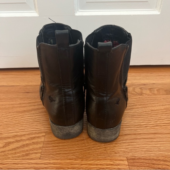 🌸Camilla Black Chelsea Boots - Picture 3 of 10